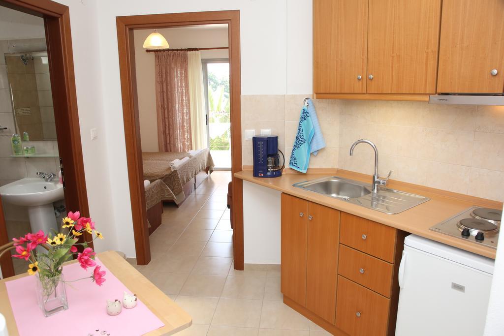 Kastoria Hotel Apartments Hanioti Room photo